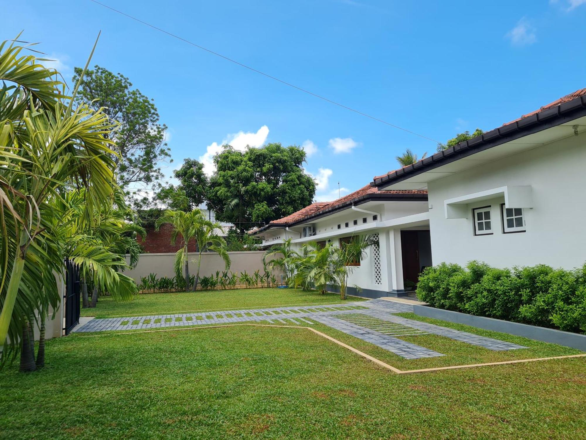 City Oasis 66 Negombo Exterior photo